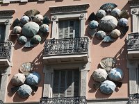 Barcelona 2011-09-20 Gaudi ontwerp aan een gevel : Barcelona, Ramblas, vakantie